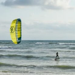 Flysurfer Hybrid - Hybrid Foil/Land/Snow Kite Discounts Apply ! 15 Flysurfer Hybrid - Hybrid Foil/Land/Snow Kite Discounts Apply ! -surf sale shop flysurfer hybrid foil kite size 7