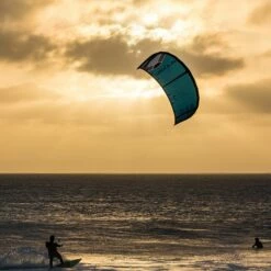 Ozone Reo V6 Surf / Wave Kite - 30% Off Discounts Apply ! -surf sale shop ozone reo v6 size bar 4