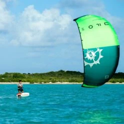 Slingshot UFO V2 Limited Edition Green Zero Strut Foil Kite - 30% Off Discounts Apply ! -surf sale shop slingshot 2023 ufo v2 limited edition green size 4